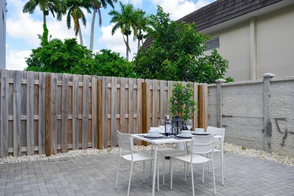 Awesome 3Br Townhouse 15Minutes From The Beach Miami Exterior foto